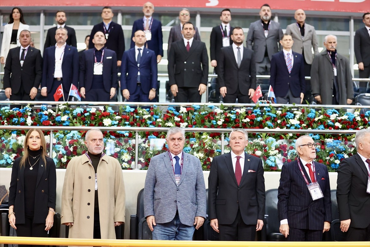 Trabzonspor Kulübünün Hayri Gür Spor Salonu'nda gerçekleştirilen ve yarın yapılacak seçimle...