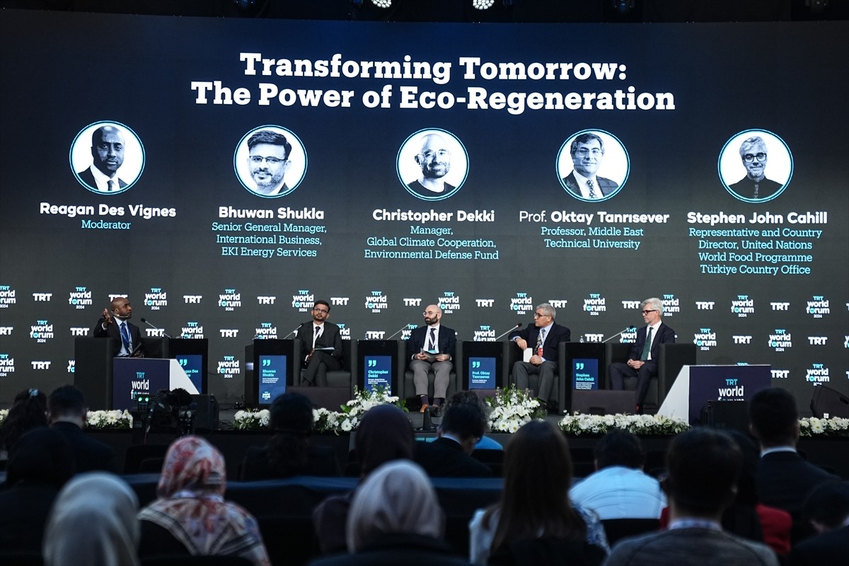 TRT'nin "Kırılma Noktasında Bir Dünya: Krizleri ve Dönüşümü Yönetmek" temasıyla İstanbul'da...