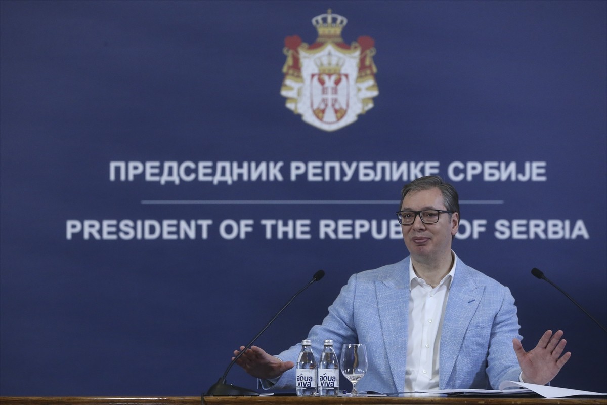 Sırbistan Cumhurbaşkanı Aleksandar Vucic, Kosova'nın kuzeyindeki Zubin Potok'ta bulunan ve ülkenin...