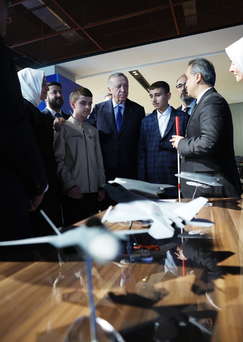 Cumhurbaşkanı ve AK Parti Genel Başkanı Recep Tayyip Erdoğan, AK Parti Kongre Merkezi'nde...