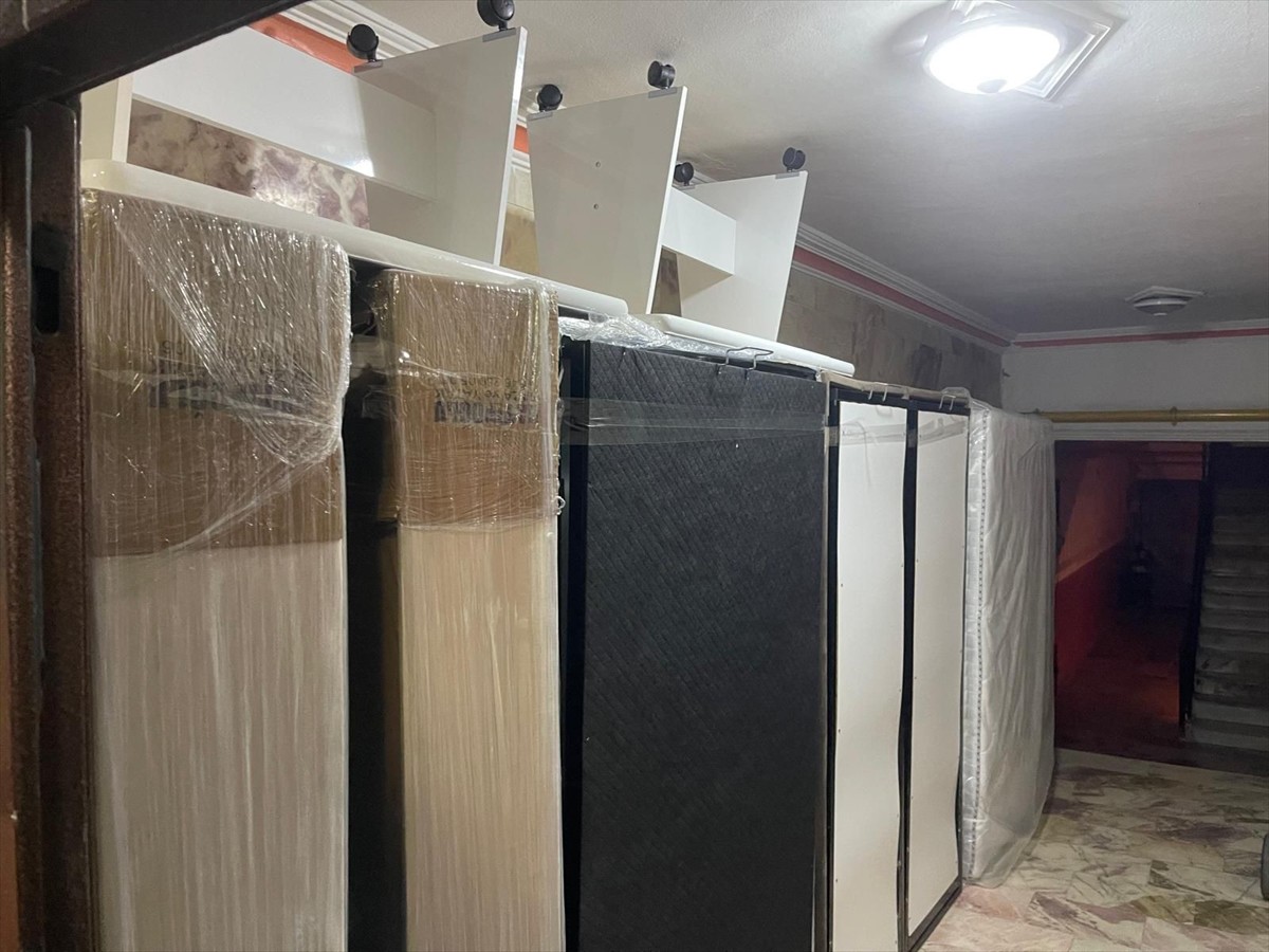 Samsun'un merkez İlkadım ilçesinde mobilya çaldığı iddia edilen şüpheli gözaltına...